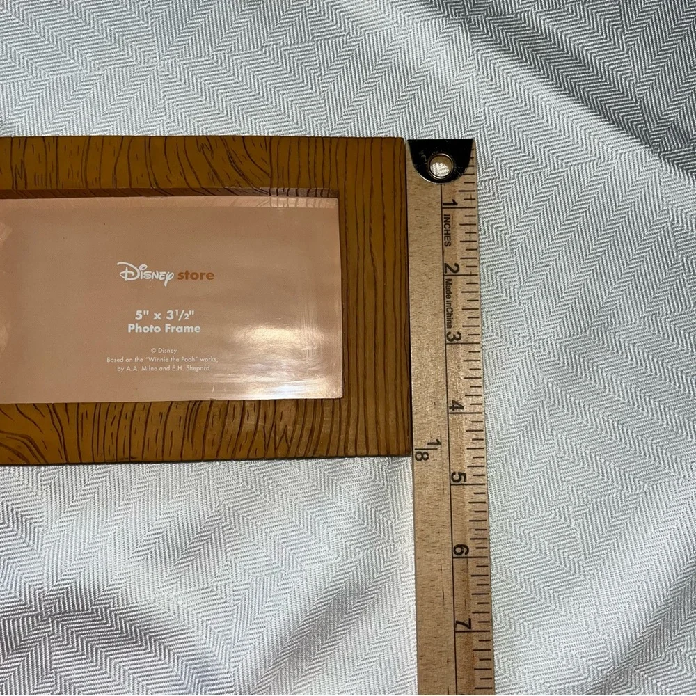 Disney Store Winnie the Pooh Picture Frame Holds 5” x 3 1/2” Picture‎